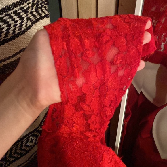 Beautiful Red Lacey dress. Size 4, could also fit a size 5. - Picture 3 of 4